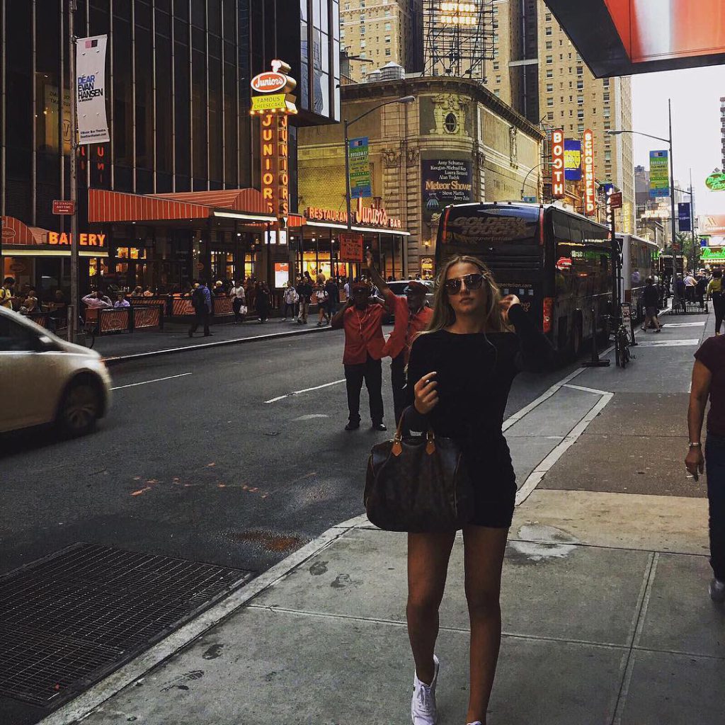 Aleyna Kalaycıoğlu beautiful boobs