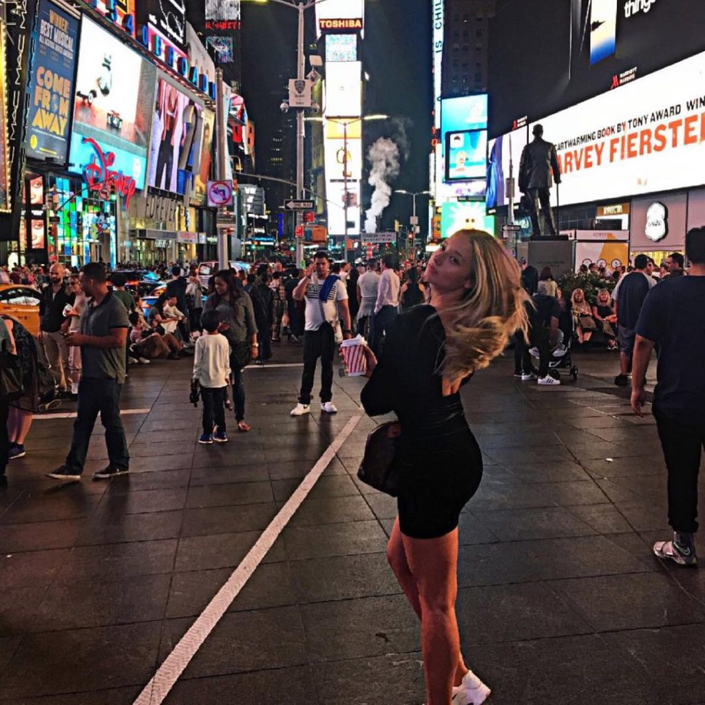 Aleyna Kalaycıoğlu beautiful nude pics