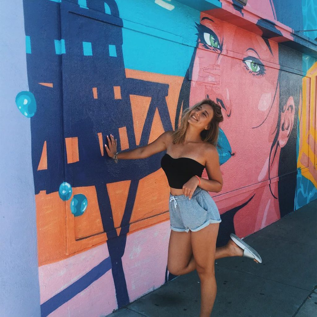 Aleyna Kalaycıoğlu depicts fire ass