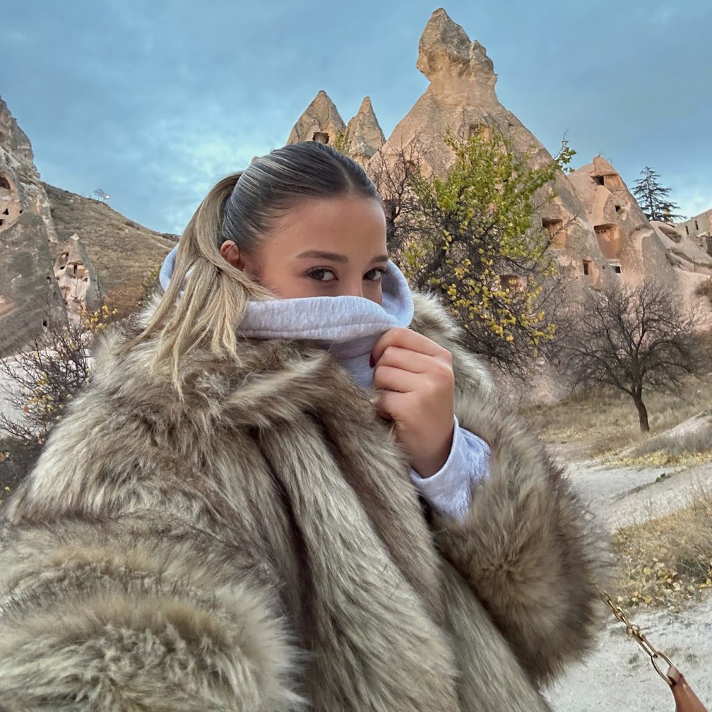 Aleyna Kalaycıoğlu depicts fire xxx