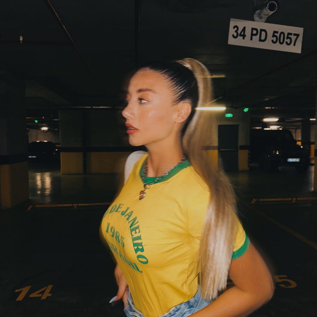 Aleyna Kalaycıoğlu looks hot xxx