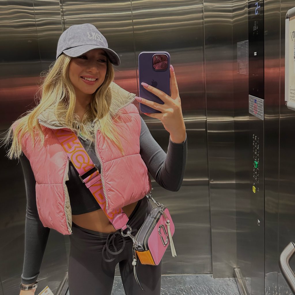 Aleyna Kalaycıoğlu modeling bikini