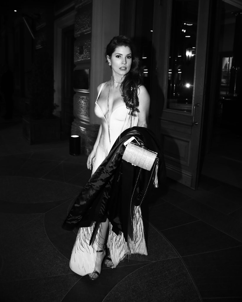 Aleyna Kalaycıoğlu modeling hot photos