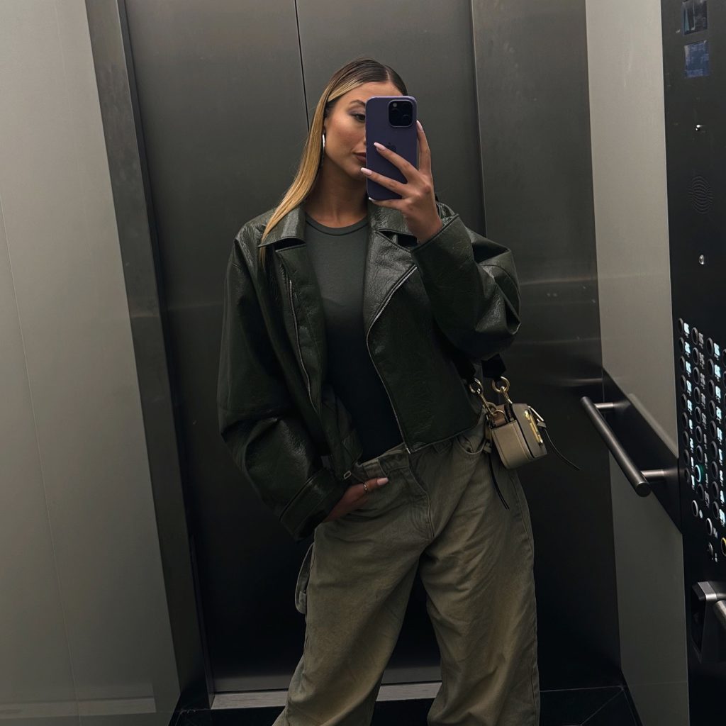 Aleyna Kalaycıoğlu modeling naked