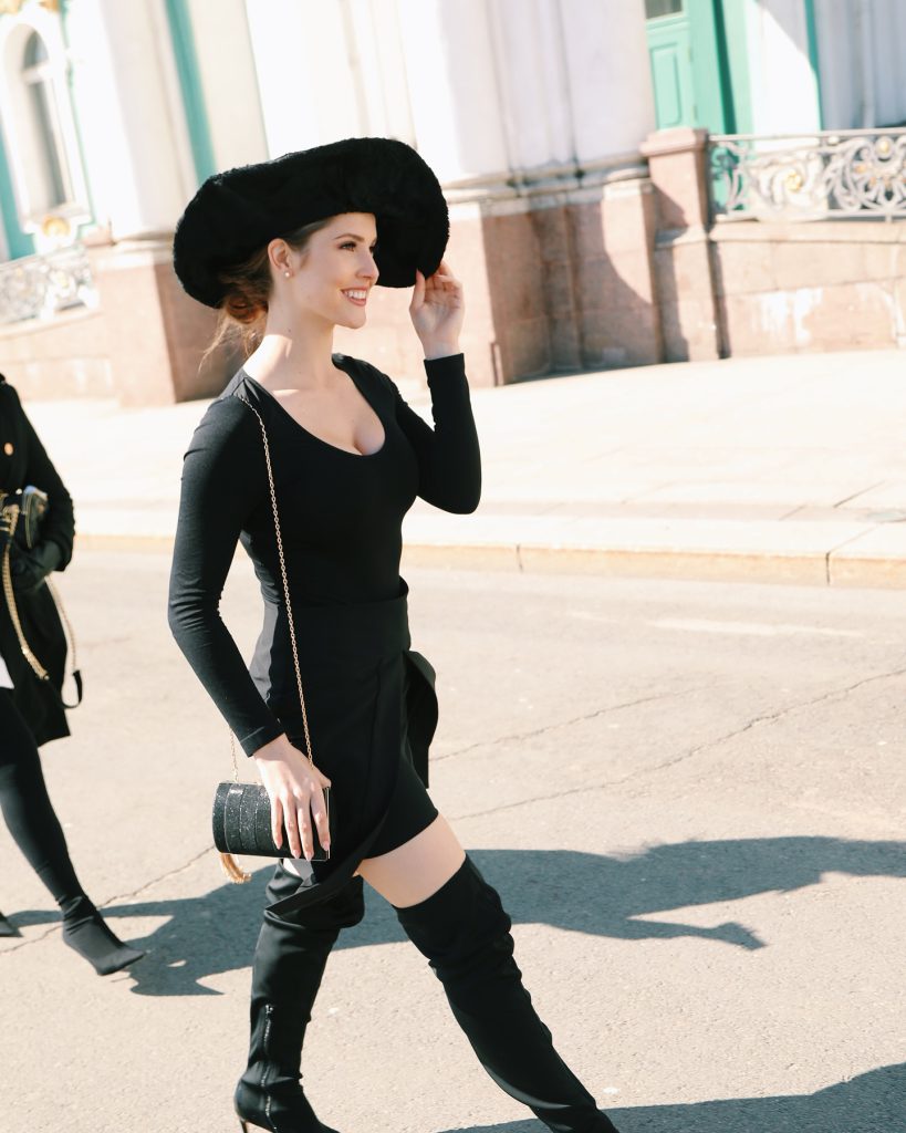 Aleyna Kalaycıoğlu modeling pussy