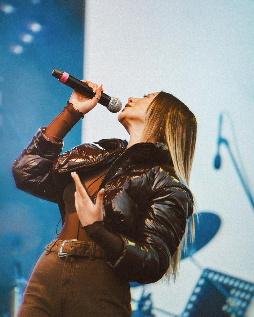 Aleyna Kalaycıoğlu poses naked