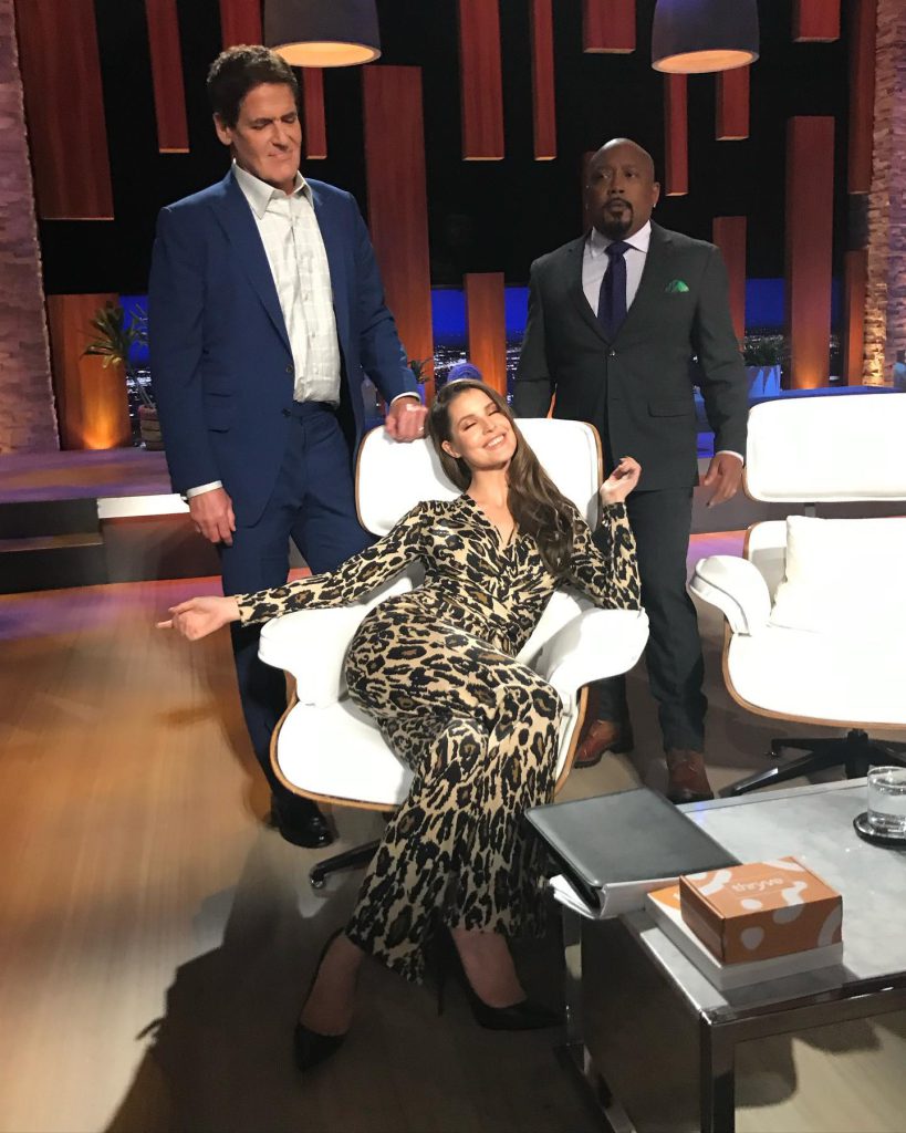 Aleyna Kalaycıoğlu smiles pussy