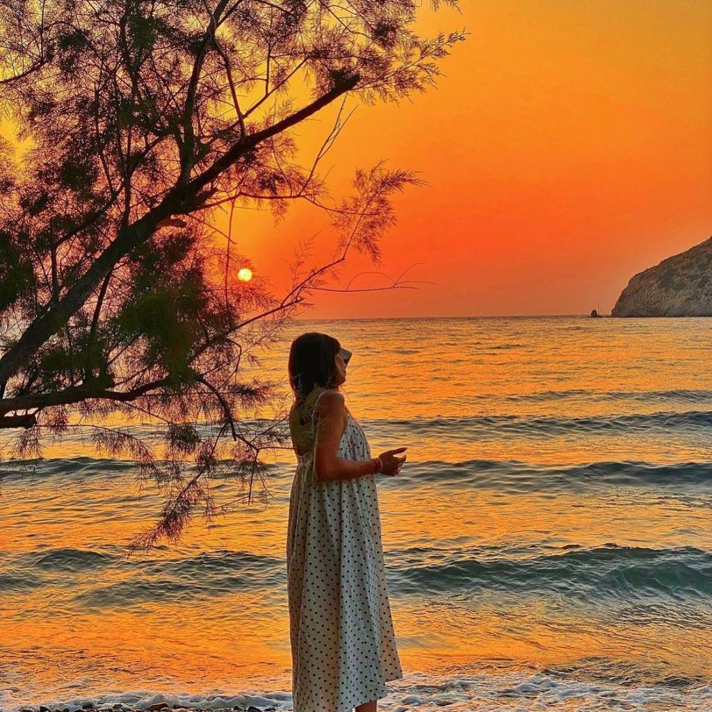 Asuman Krause ardent hot photos