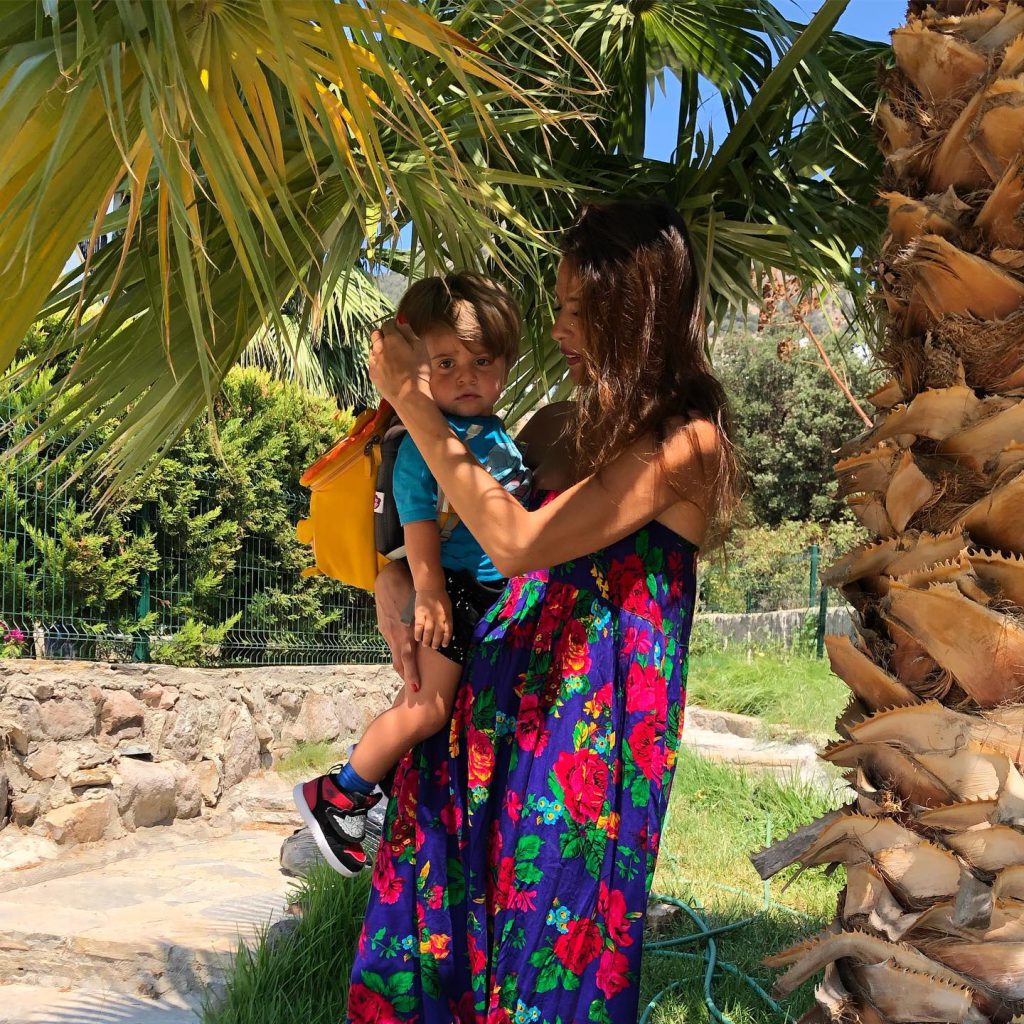 Asuman Krause beautiful pussy