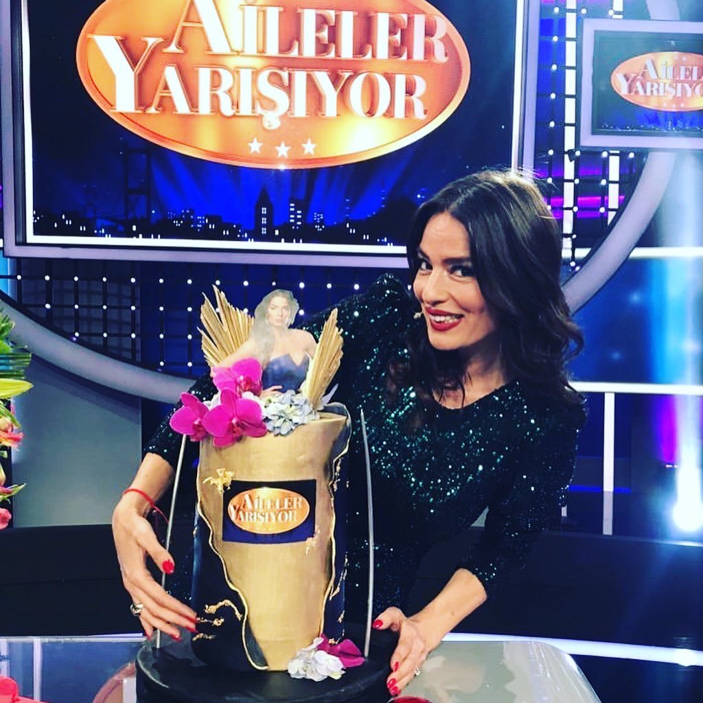 Asuman Krause modeling hot xxx