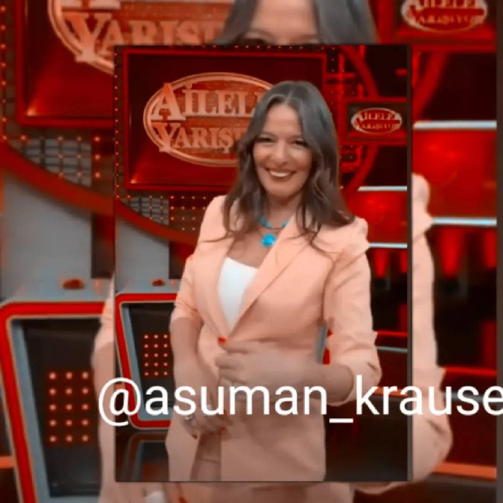 Asuman Krause poses naked