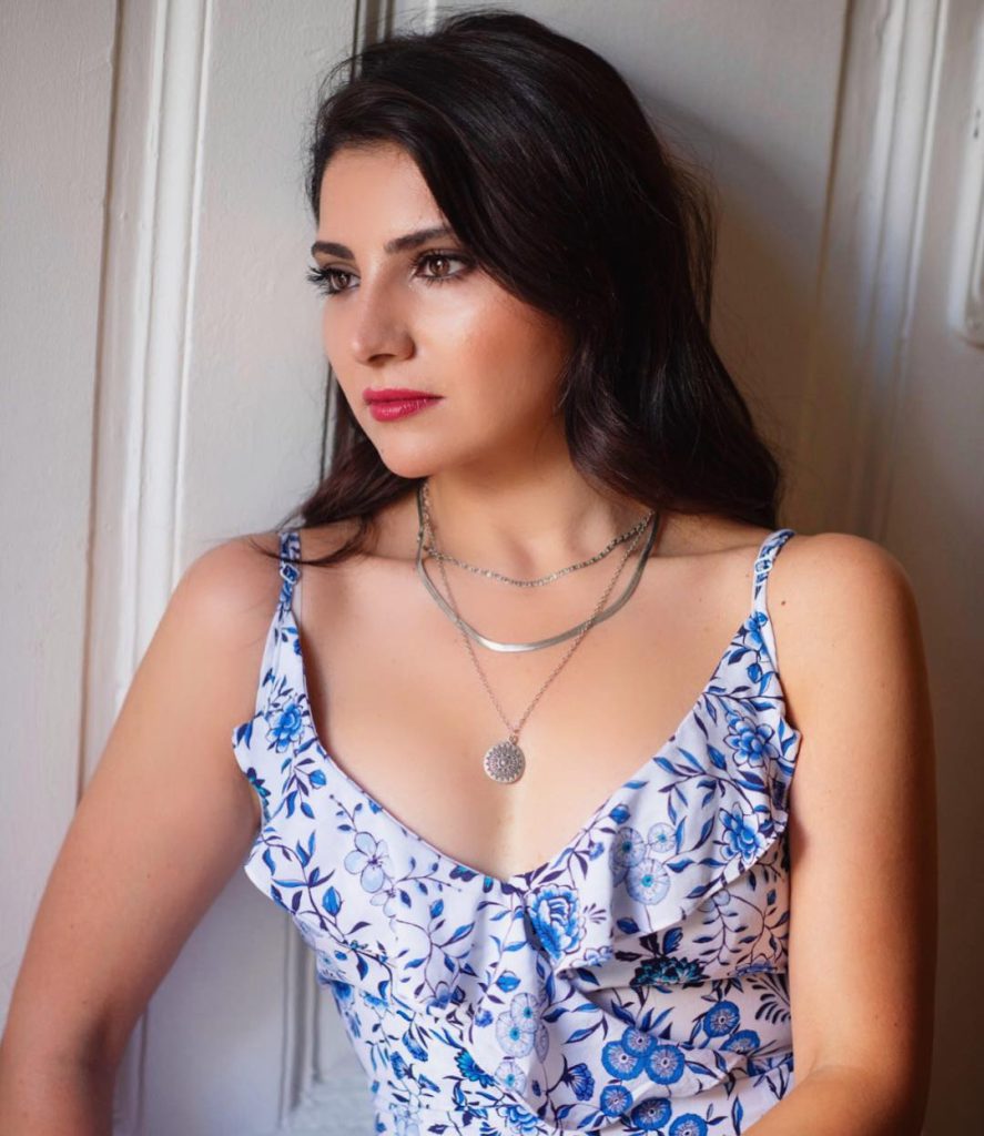 Bahar Candan ardent pussy