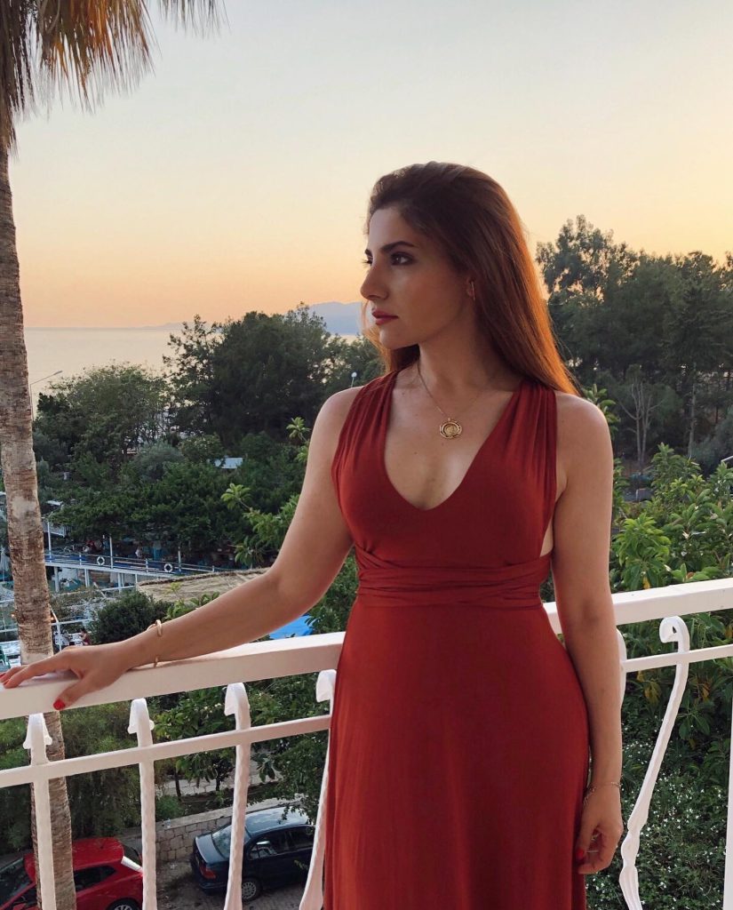 Bahar Candan depicts fire sexy