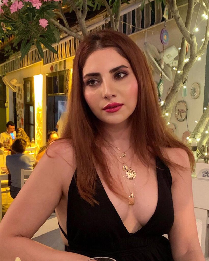 Bahar Candan hot pics