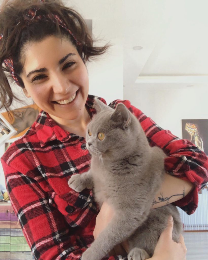 Bahar Candan looks porn