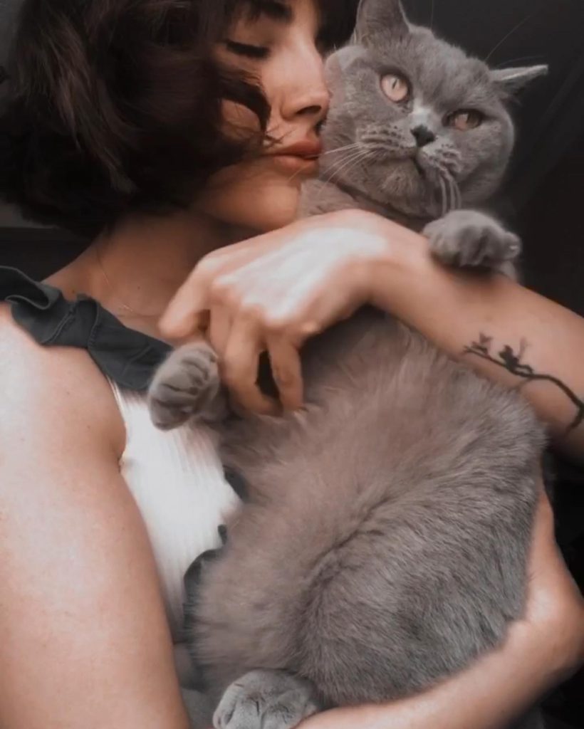 Bahar Candan modeling pussy