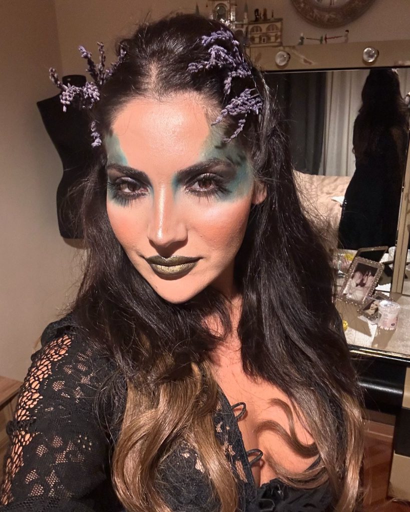 Bahar Candan poses nude