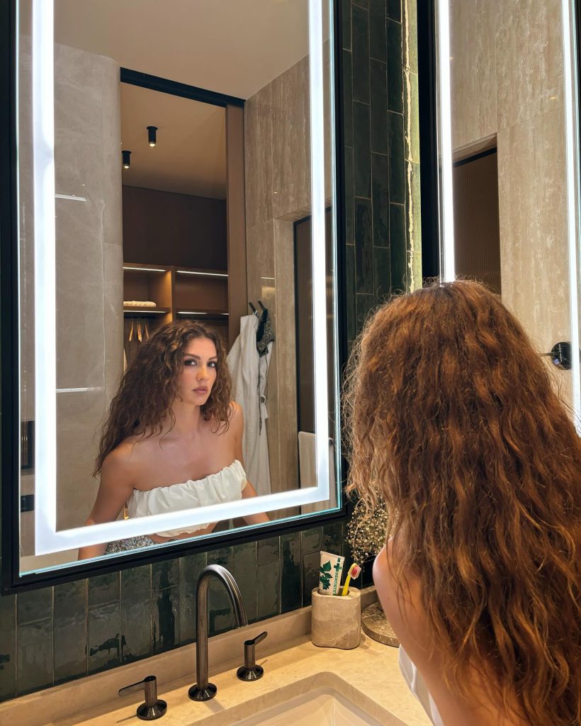 Burcu Özberk ardent nude