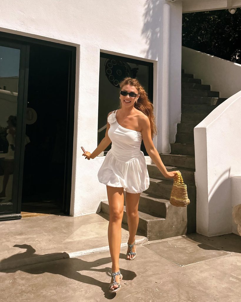 Burcu Özberk beautiful bikini