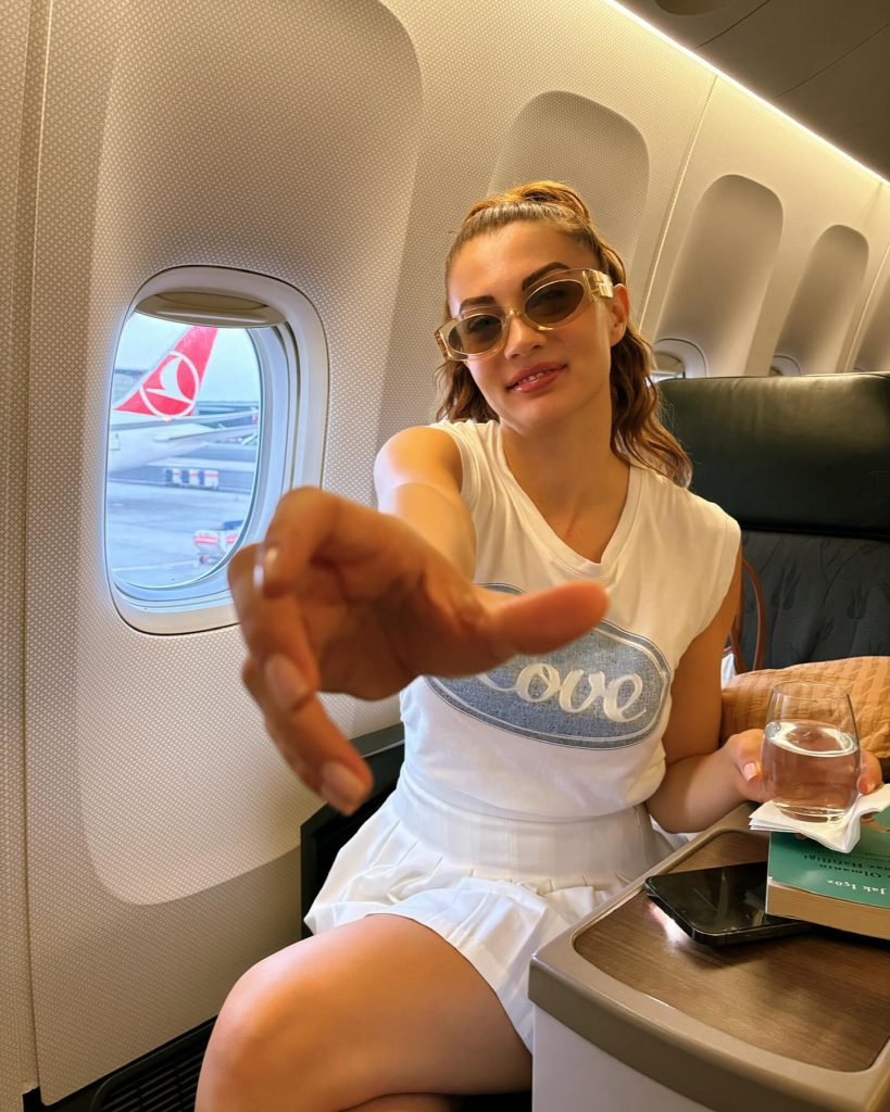 Burcu Özberk beautiful sexy