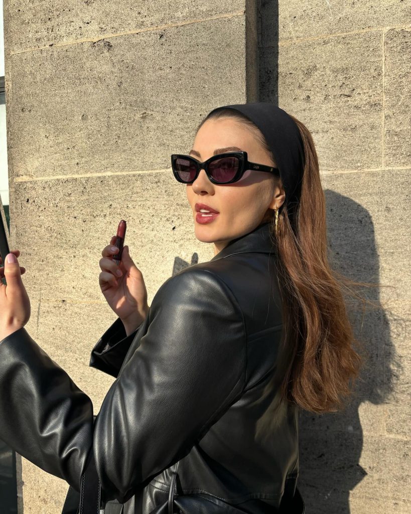 Burcu Özberk hot photos