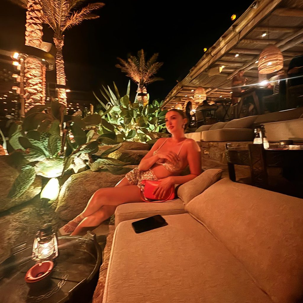 Burcu Özberk looks sex scenes