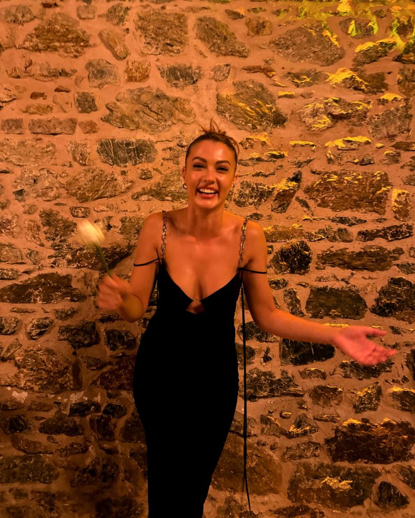 Burcu Özberk looks xxx