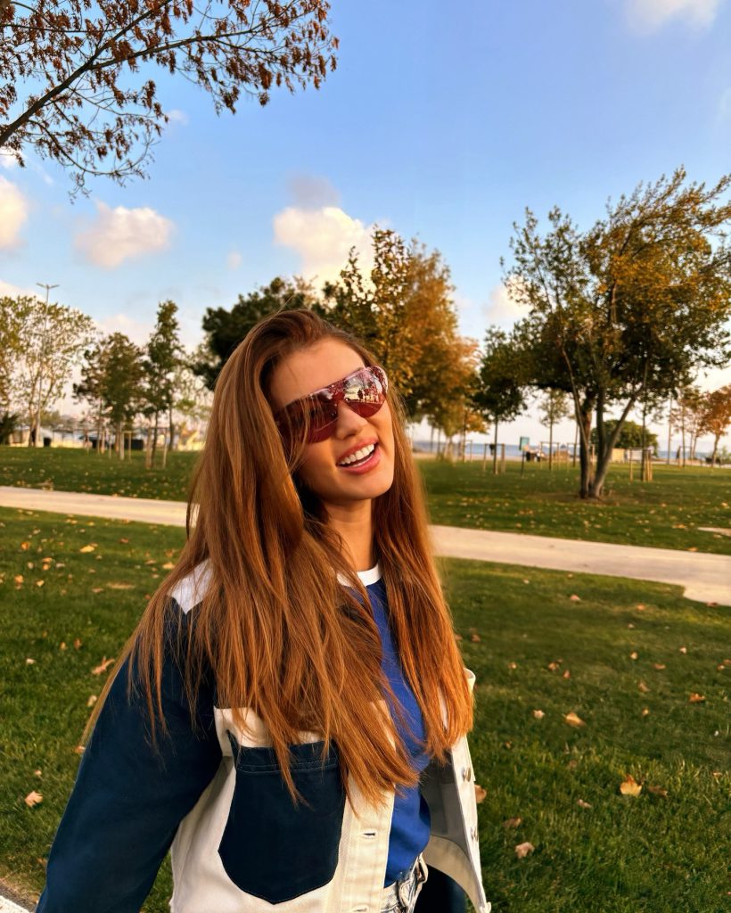 Burcu Özberk modeling ass