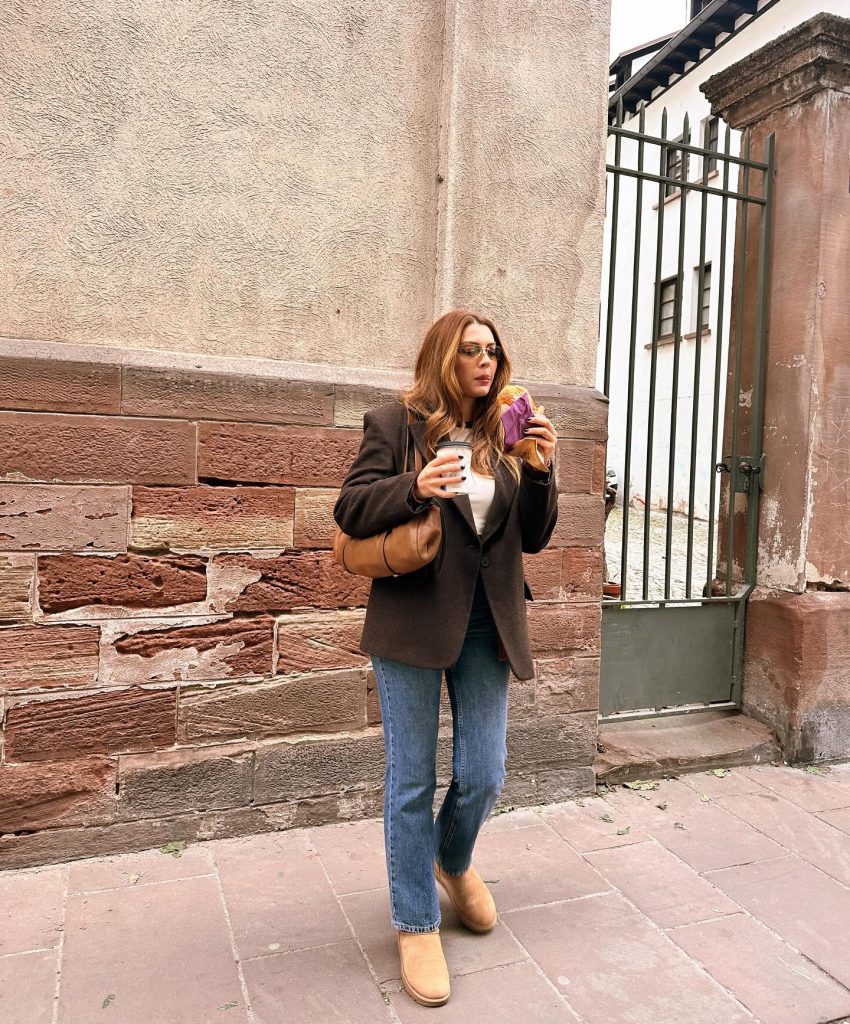 Burcu Özberk modeling hot photos