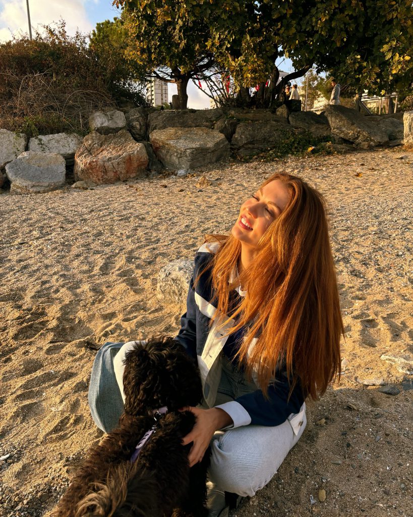 Burcu Özberk modeling sexy