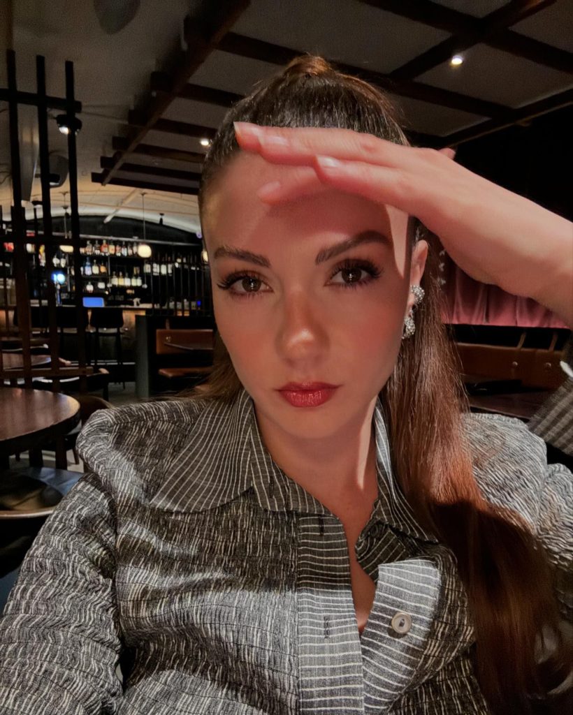 Burcu Özberk poses naked