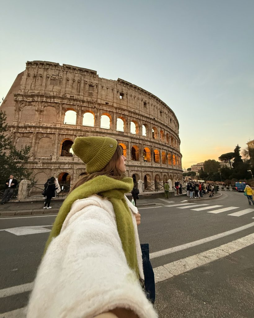 Cemre Solmaz depicts fire ass