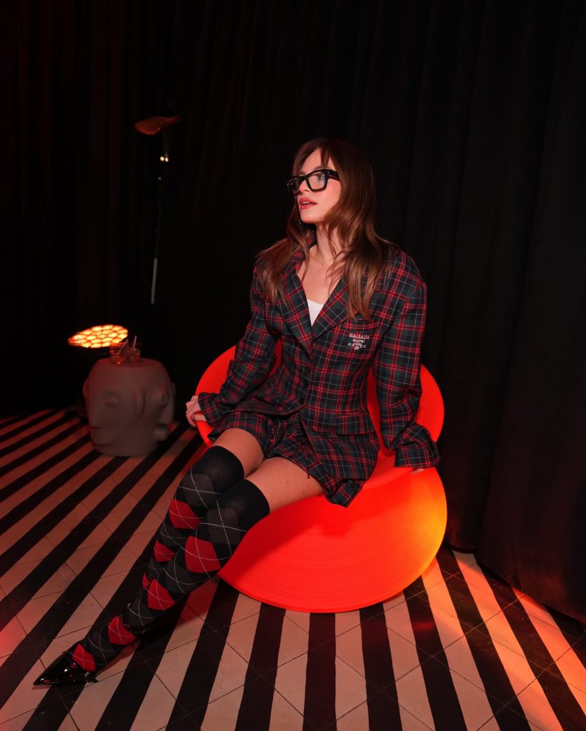 Cemre Solmaz depicts fire hot