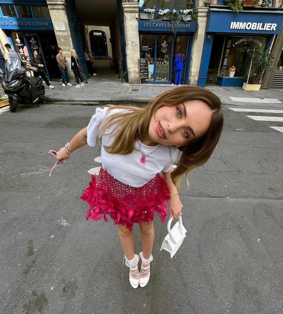 Cemre Solmaz looks boobs