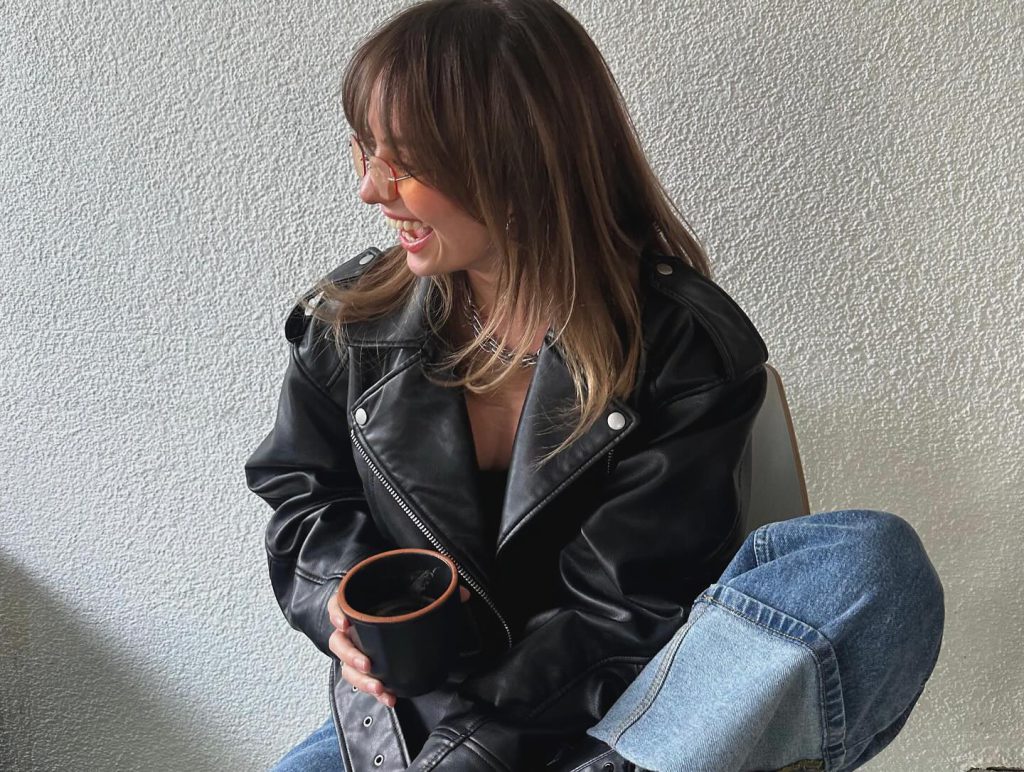 Cemre Solmaz looks hot pics