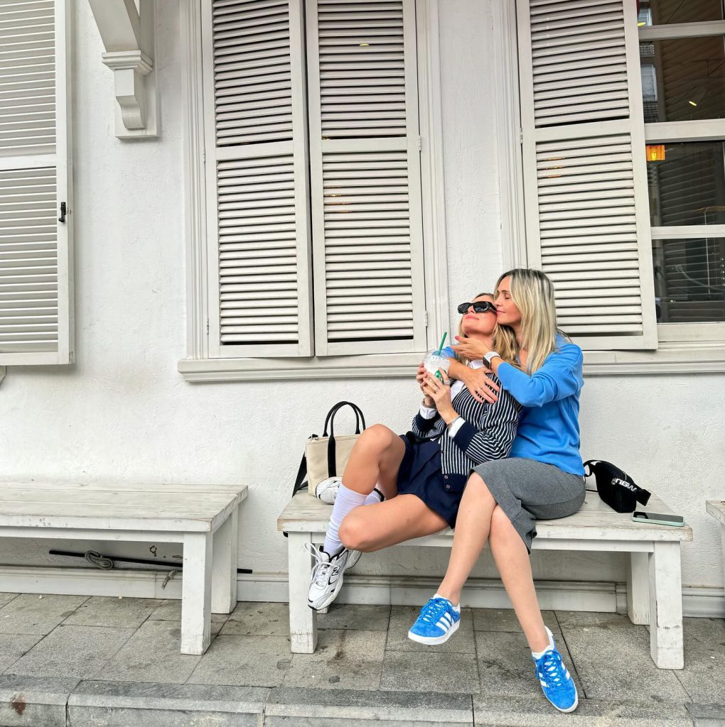 Cemre Solmaz poses sex