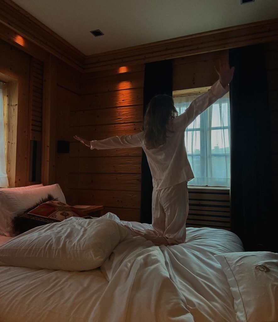 Cemre Solmaz poses xxx sex