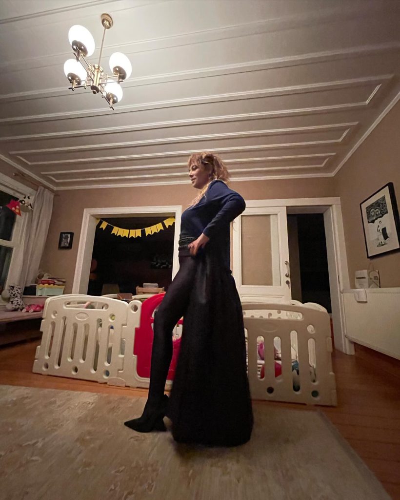 Demet Evgar looks bikini