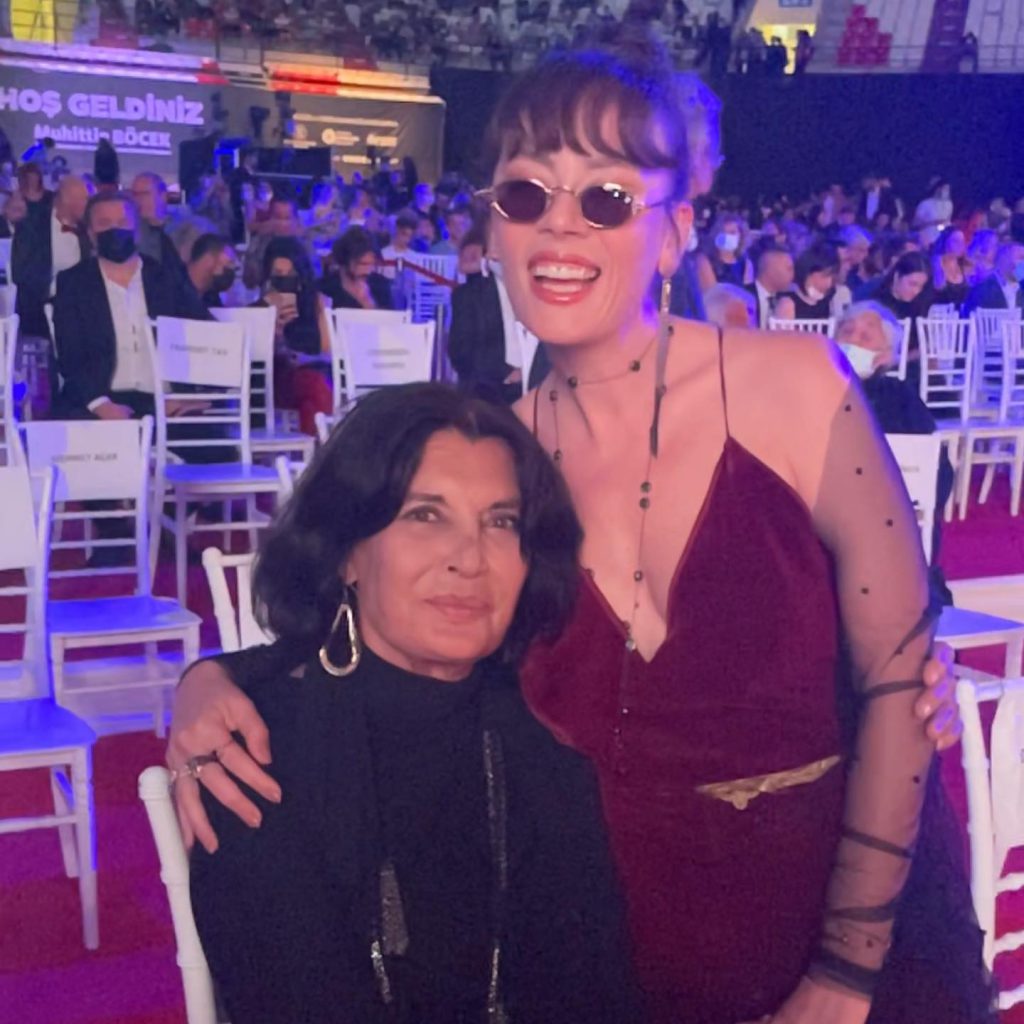 Demet Evgar poses nude pics