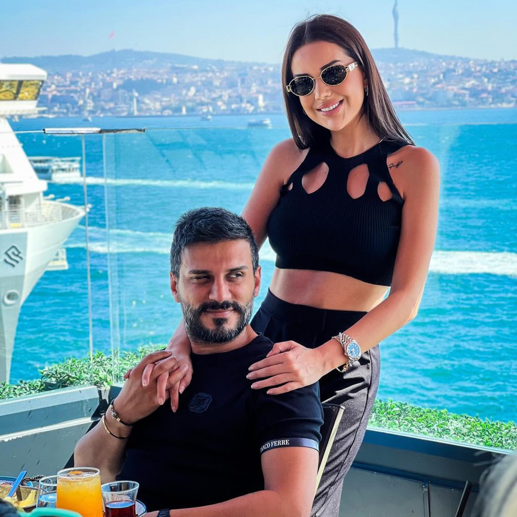 Dilan Polat ardent hot images