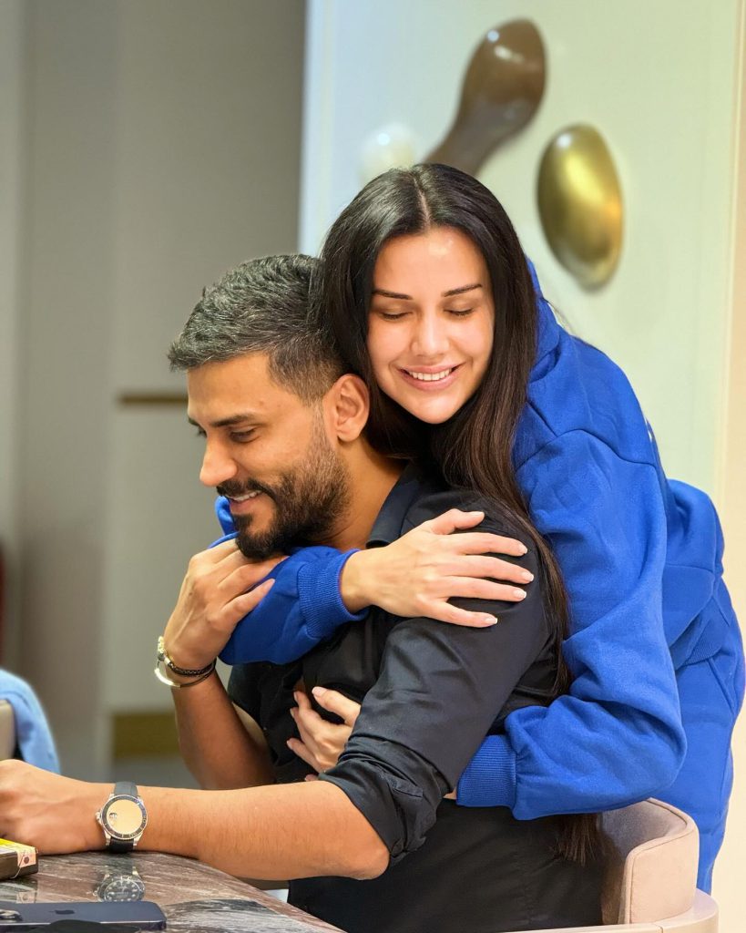 Dilan Polat ardent sexy