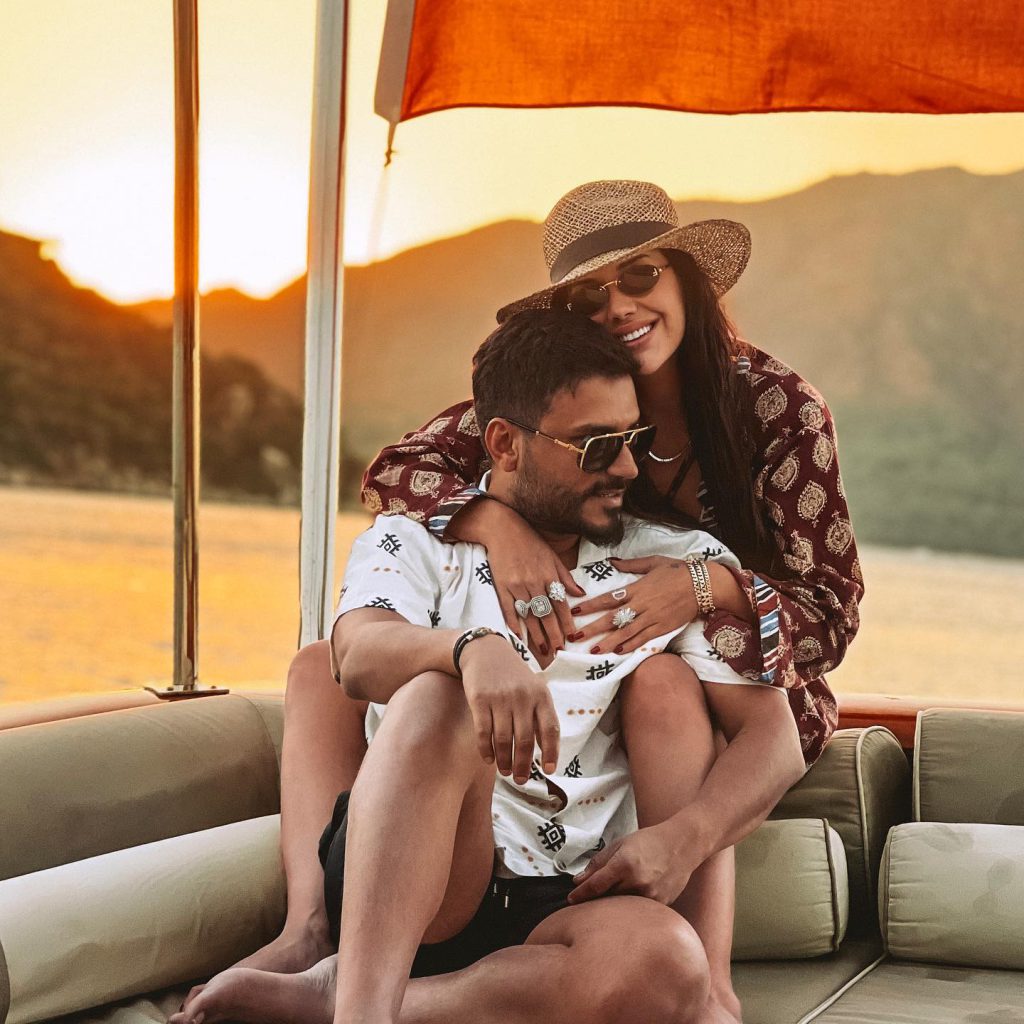 Dilan Polat beautiful hot bikini