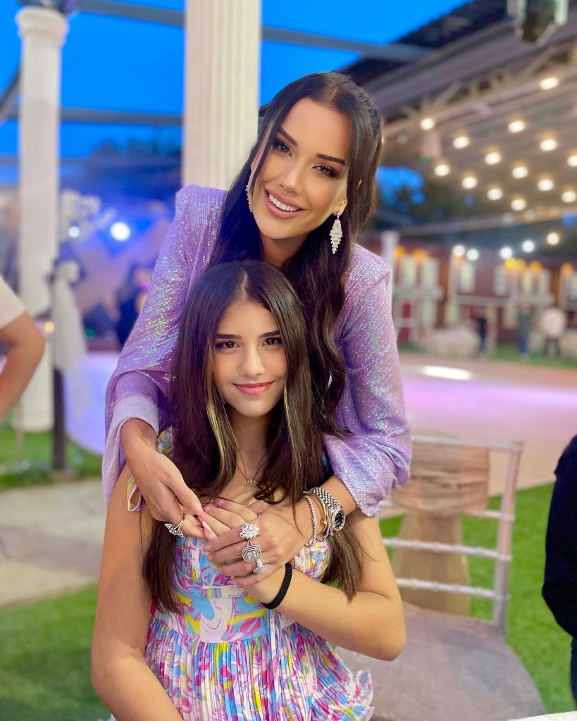 Dilan Polat beautiful pussy