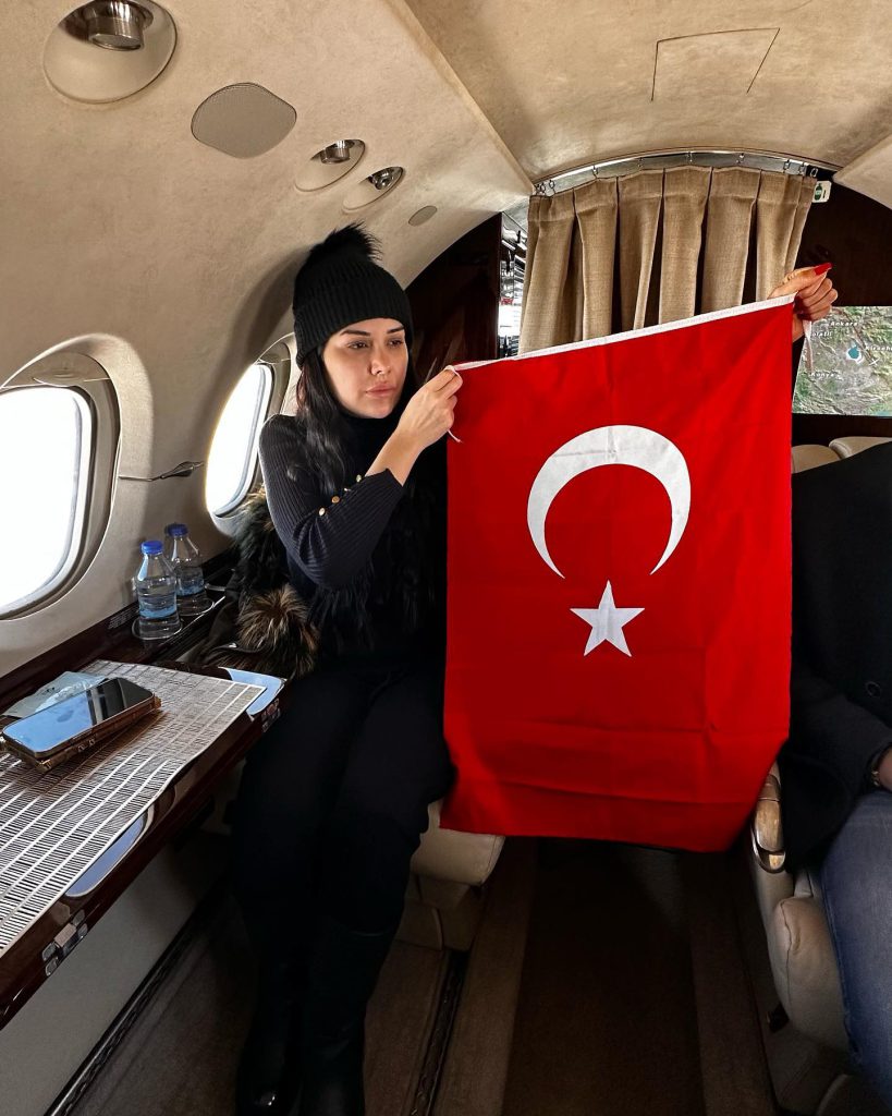 Dilan Polat hot photos