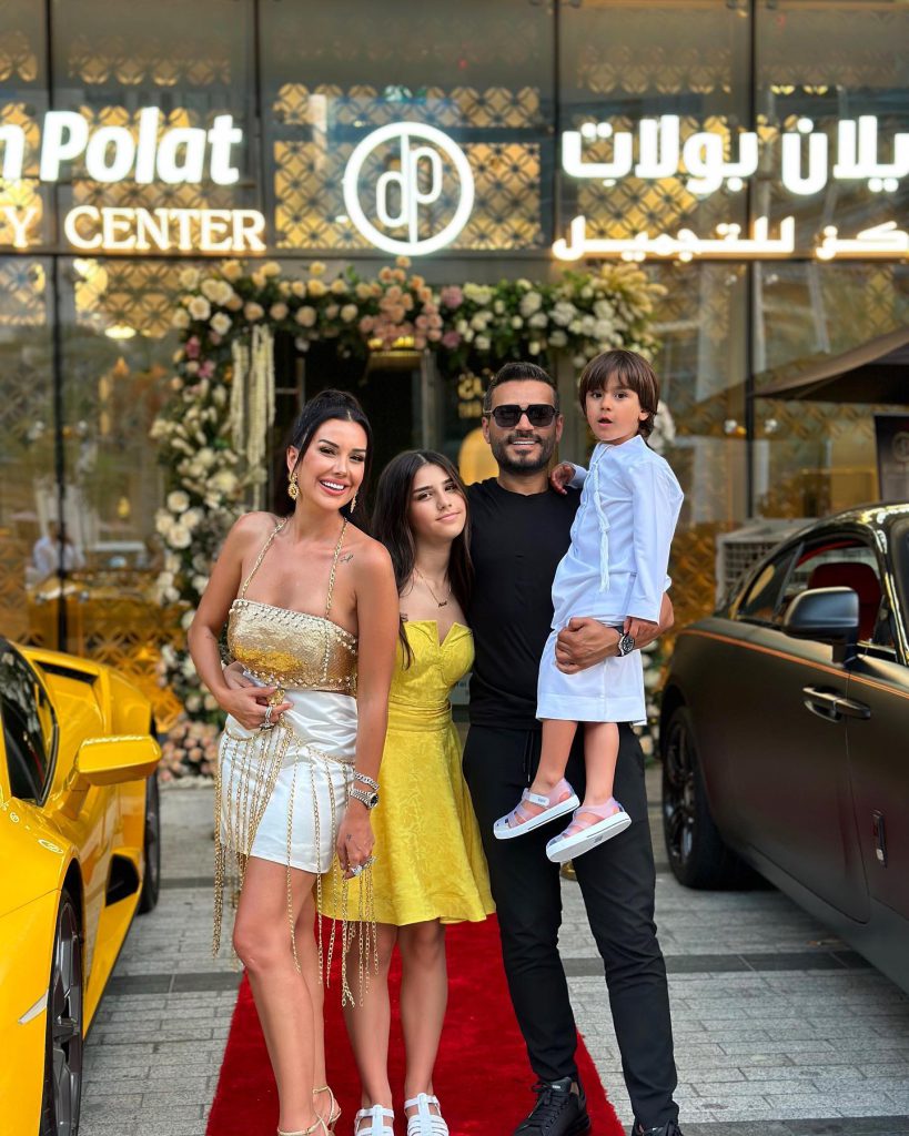 Dilan Polat looks bikini