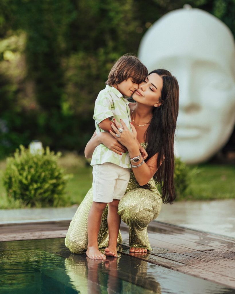 Dilan Polat looks sex scenes