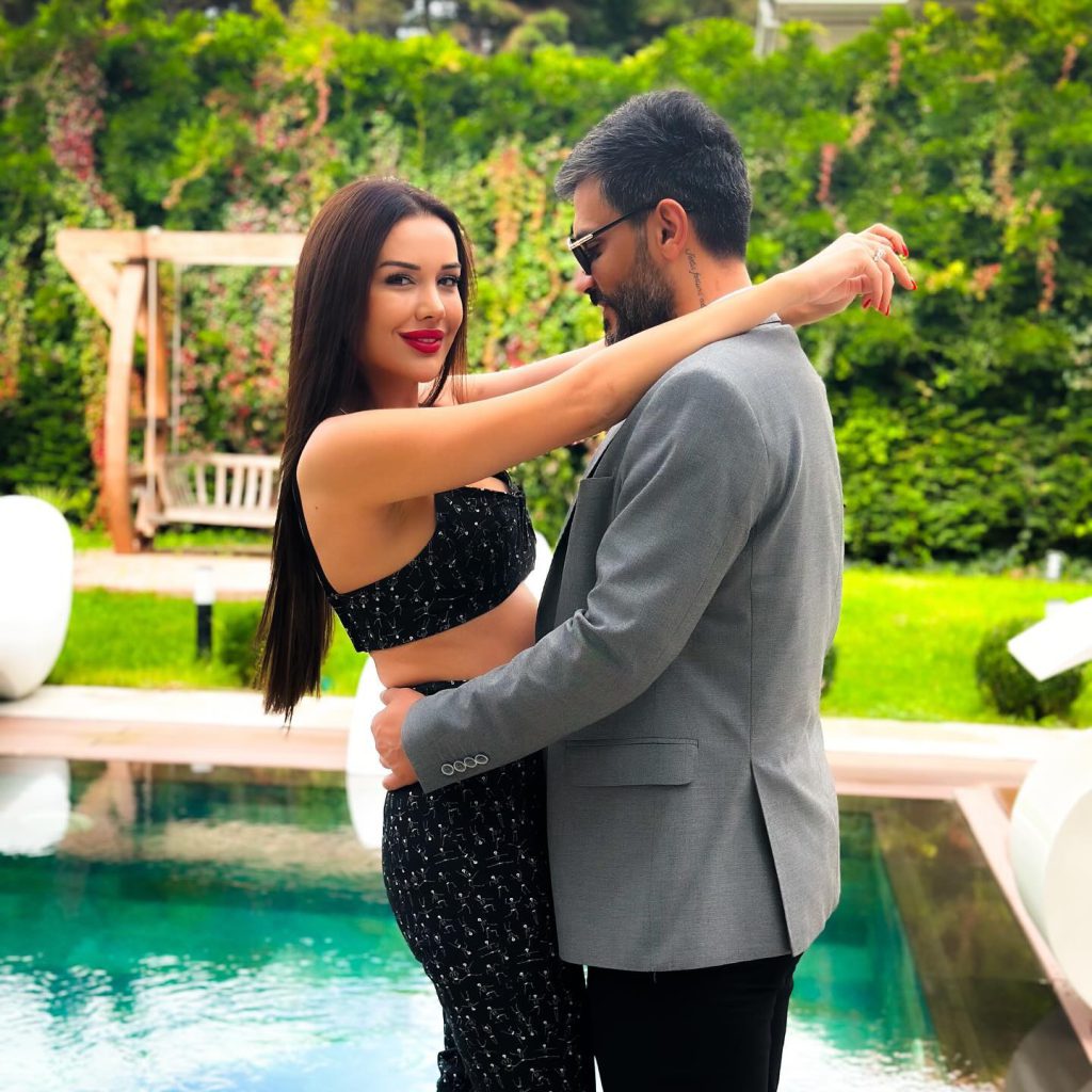 Dilan Polat modeling hot