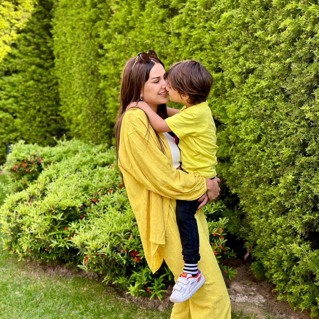 Dilan Polat poses fuck