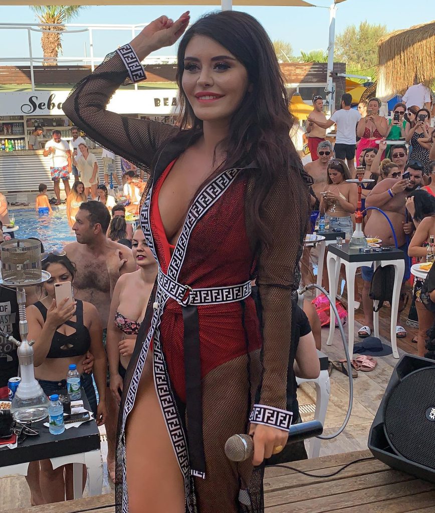 Ebru Polat looks hot bikini