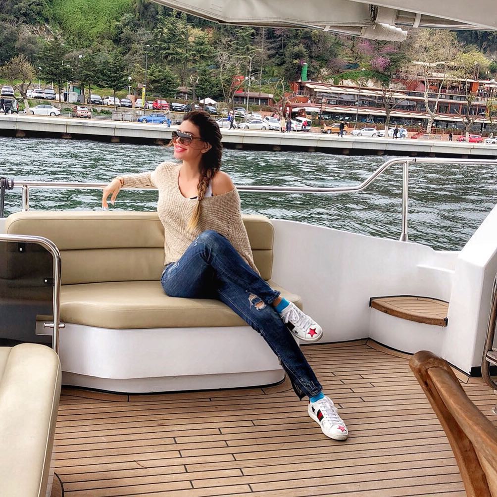 Ebru Polat looks sexy